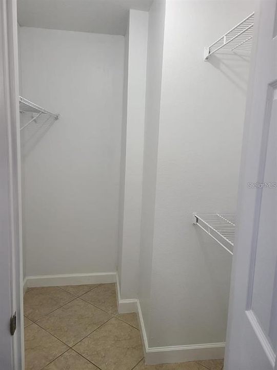 Active With Contract: $1,320 (1 beds, 1 baths, 540 Square Feet)