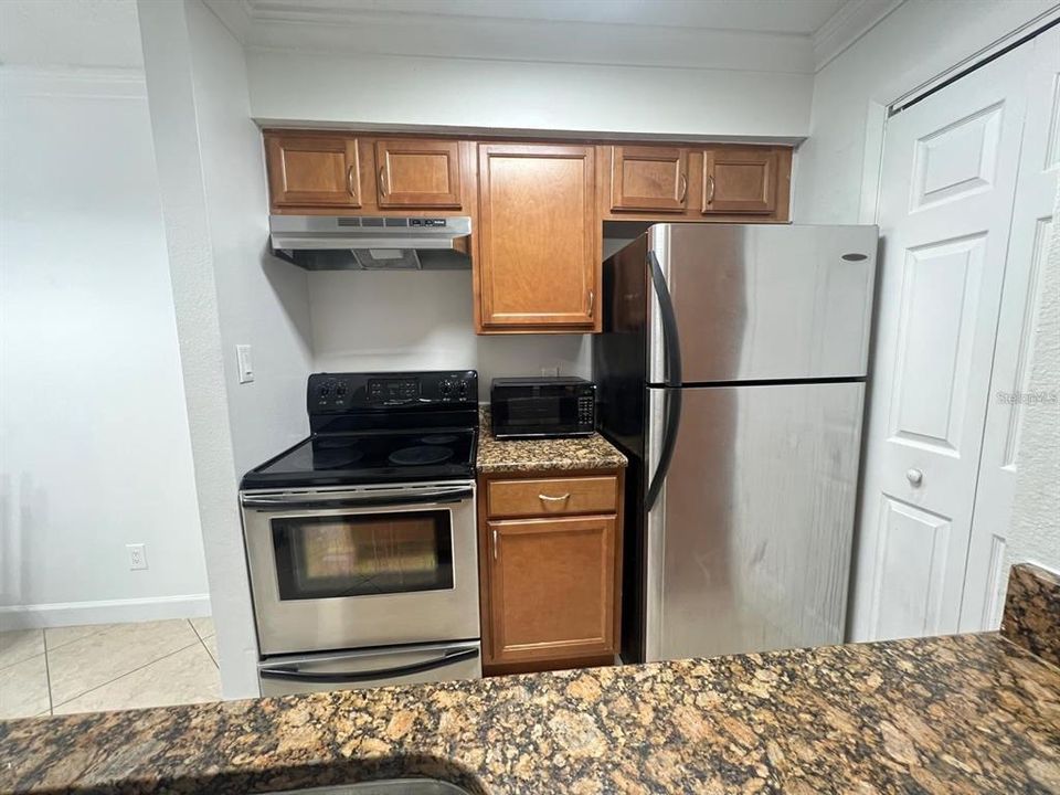 Active With Contract: $1,320 (1 beds, 1 baths, 540 Square Feet)