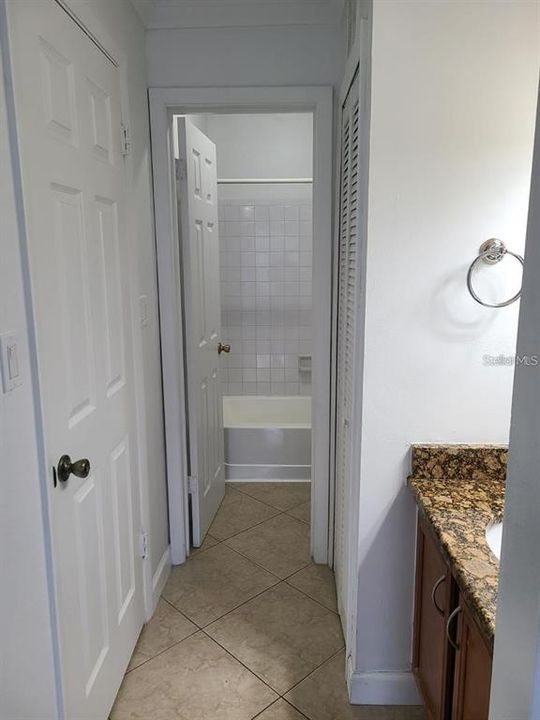 Active With Contract: $1,320 (1 beds, 1 baths, 540 Square Feet)