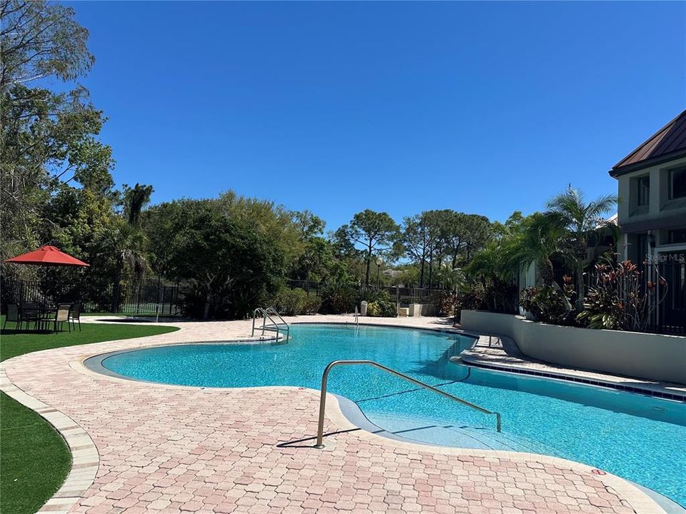 Active With Contract: $1,320 (1 beds, 1 baths, 540 Square Feet)