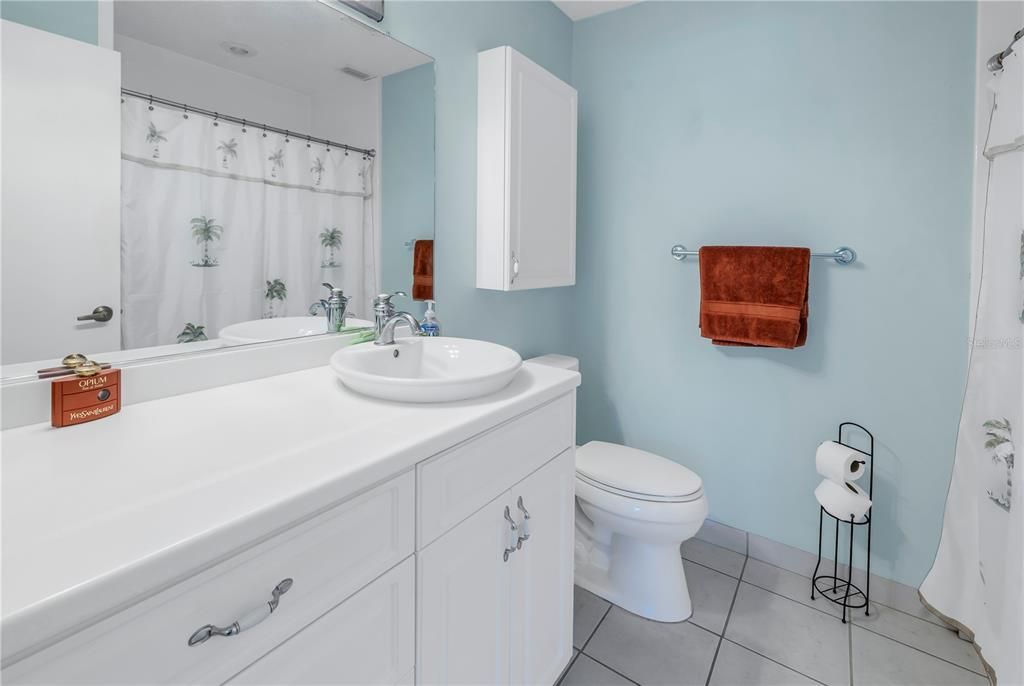 For Sale: $189,900 (2 beds, 2 baths, 1075 Square Feet)