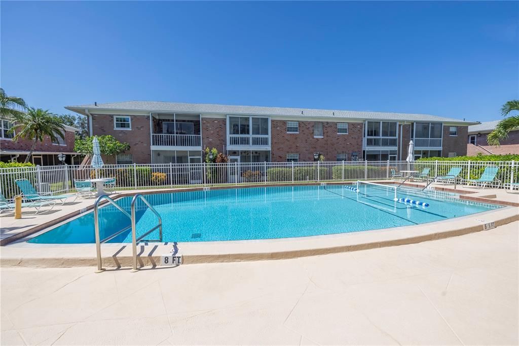 For Sale: $189,900 (2 beds, 2 baths, 1075 Square Feet)