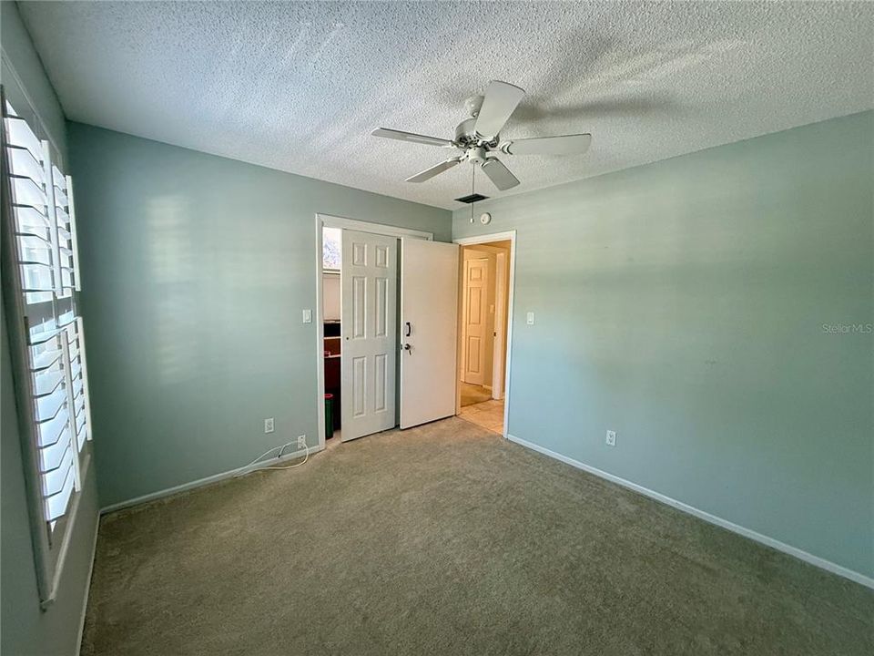 For Sale: $189,900 (2 beds, 2 baths, 1075 Square Feet)