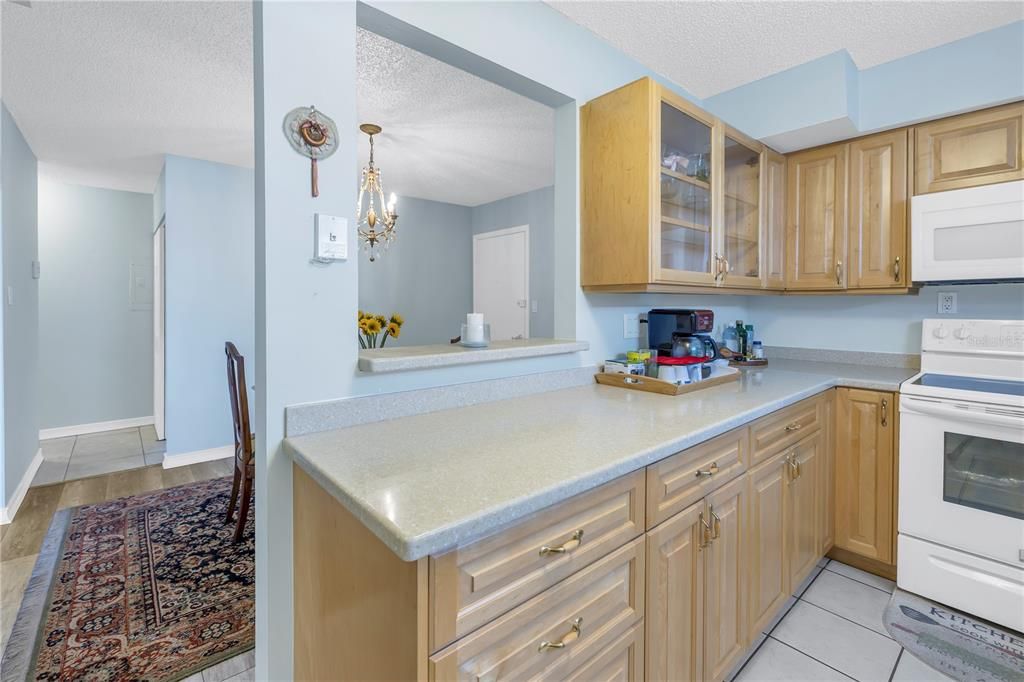 For Sale: $189,900 (2 beds, 2 baths, 1075 Square Feet)