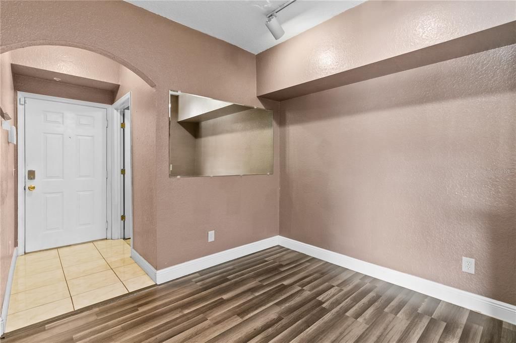 For Sale: $199,900 (3 beds, 2 baths, 1291 Square Feet)