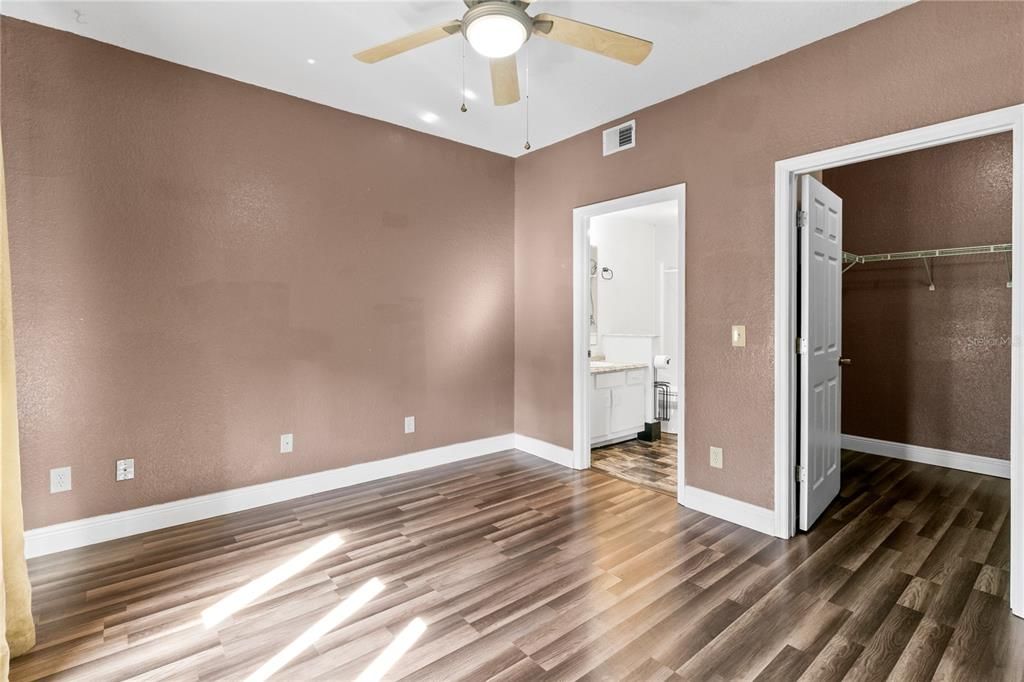 For Sale: $199,900 (3 beds, 2 baths, 1291 Square Feet)