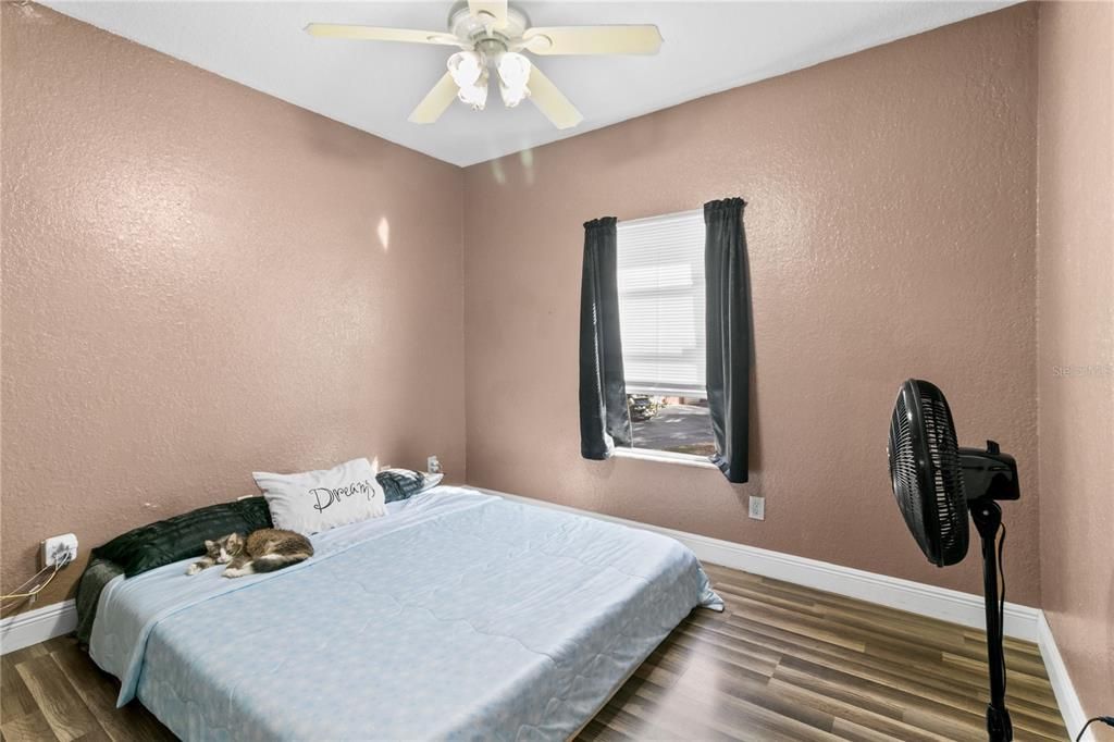 For Sale: $199,900 (3 beds, 2 baths, 1291 Square Feet)