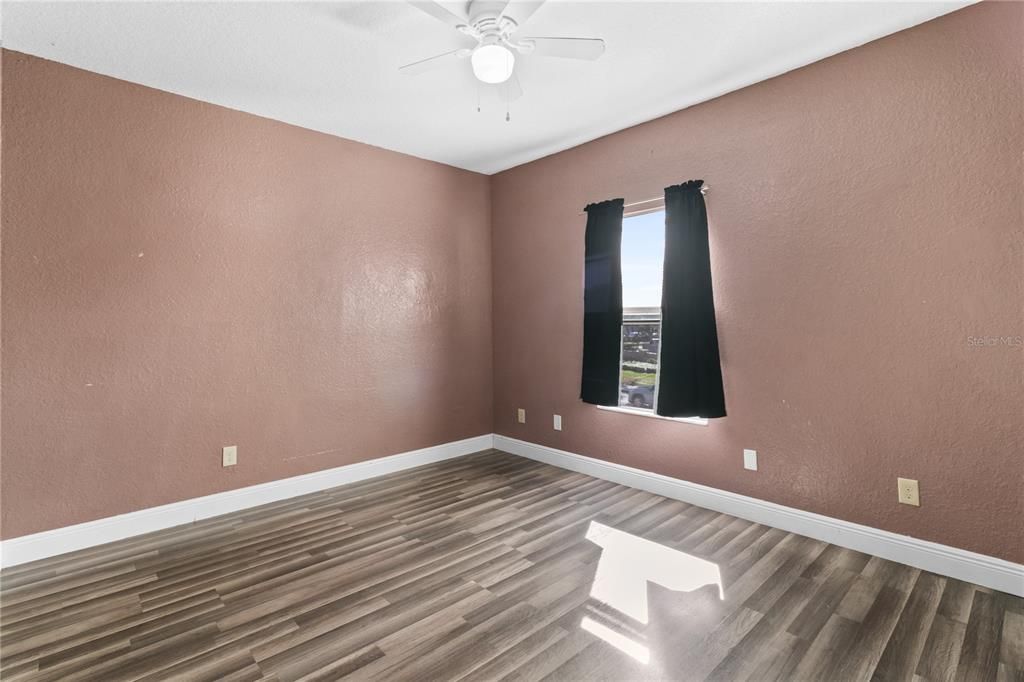 For Sale: $199,900 (3 beds, 2 baths, 1291 Square Feet)