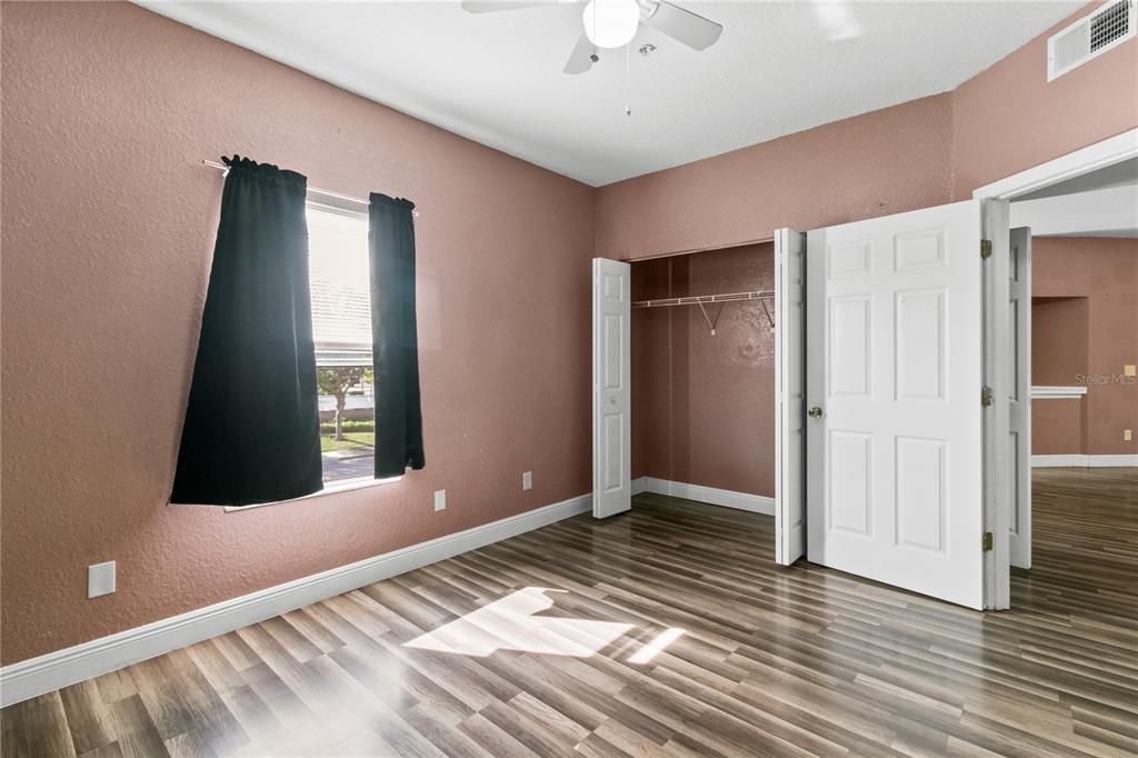 For Sale: $199,900 (3 beds, 2 baths, 1291 Square Feet)