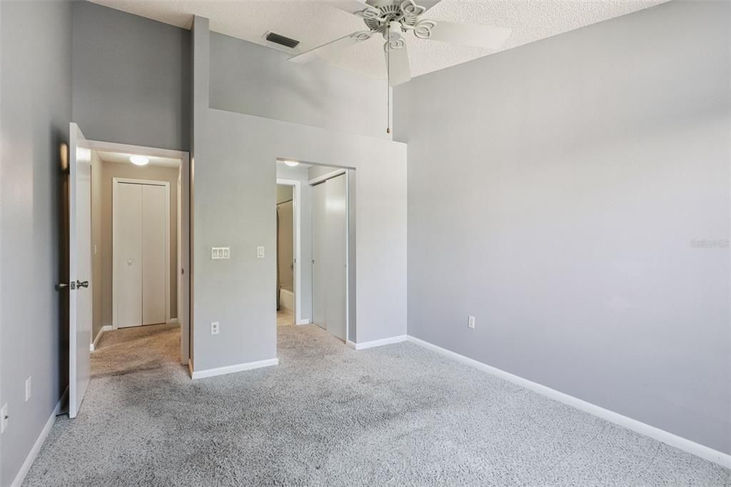 For Sale: $189,900 (2 beds, 2 baths, 1120 Square Feet)