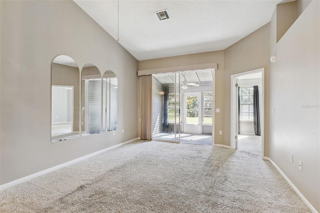 For Sale: $189,900 (2 beds, 2 baths, 1120 Square Feet)