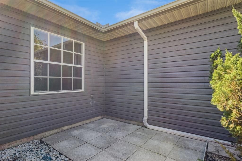 For Sale: $189,900 (2 beds, 2 baths, 1120 Square Feet)