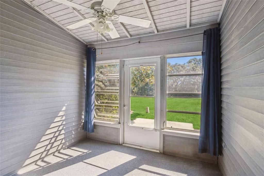 For Sale: $189,900 (2 beds, 2 baths, 1120 Square Feet)