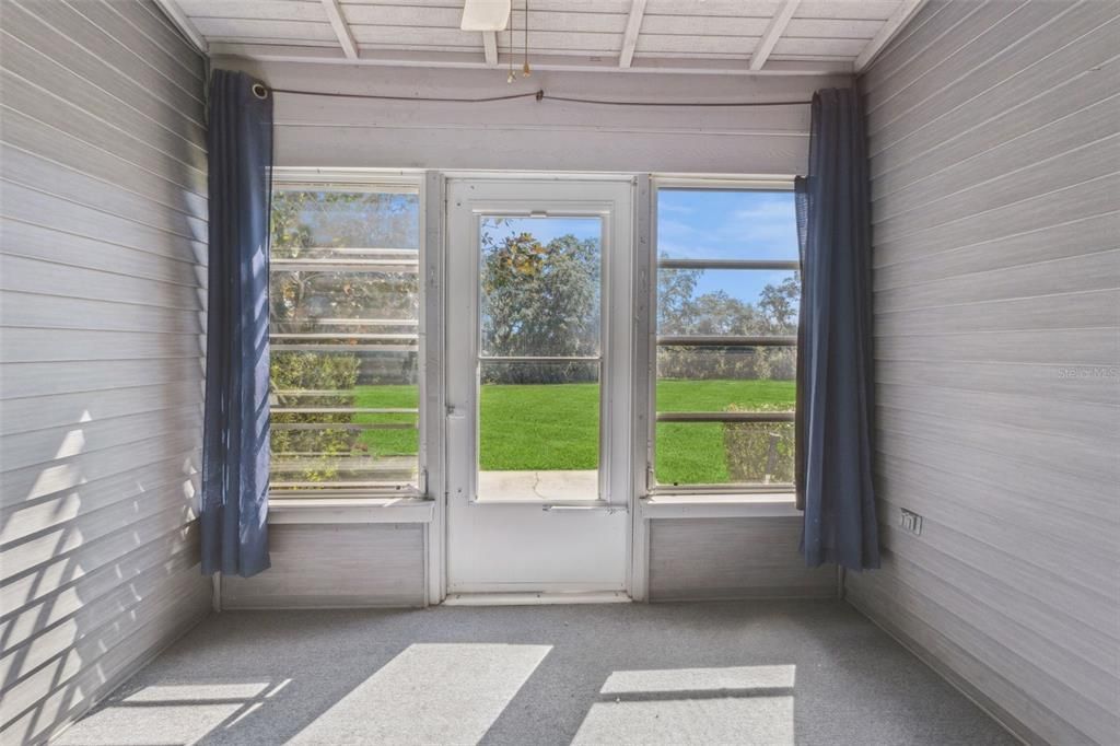 For Sale: $189,900 (2 beds, 2 baths, 1120 Square Feet)