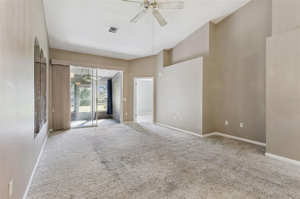 For Sale: $189,900 (2 beds, 2 baths, 1120 Square Feet)