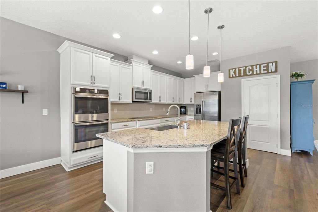 For Sale: $649,000 (4 beds, 3 baths, 2487 Square Feet)