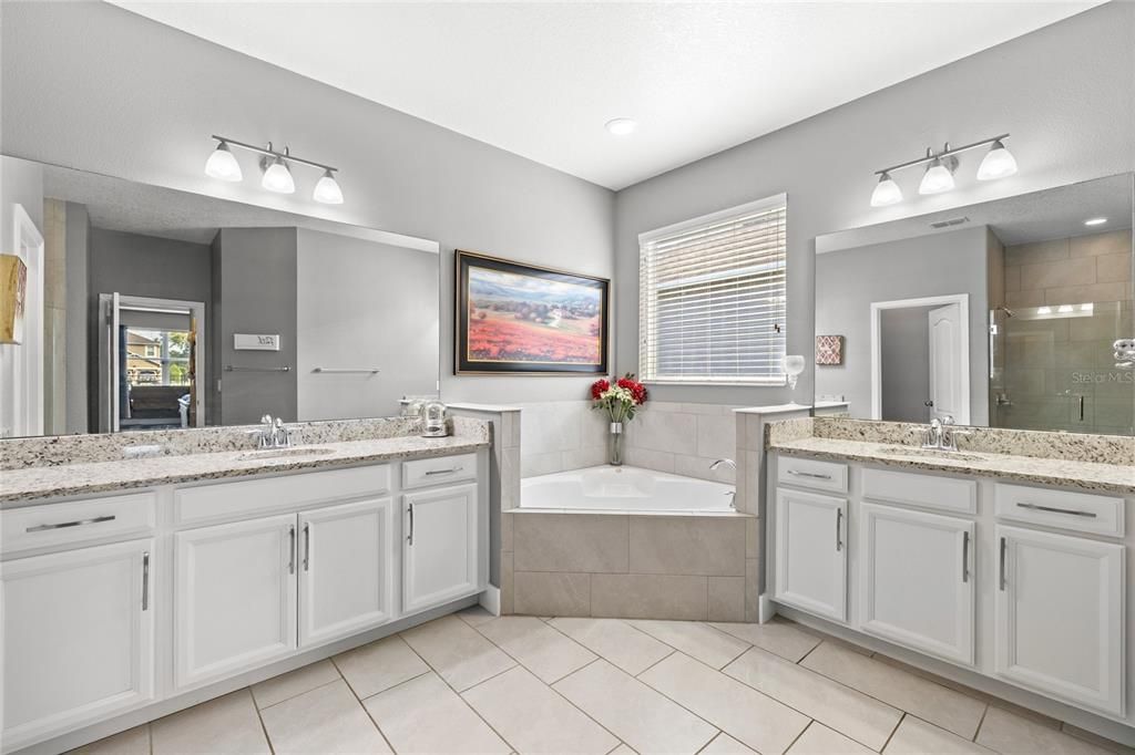 For Sale: $649,000 (4 beds, 3 baths, 2487 Square Feet)