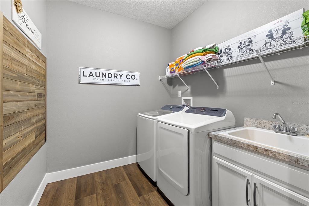 For Sale: $649,000 (4 beds, 3 baths, 2487 Square Feet)