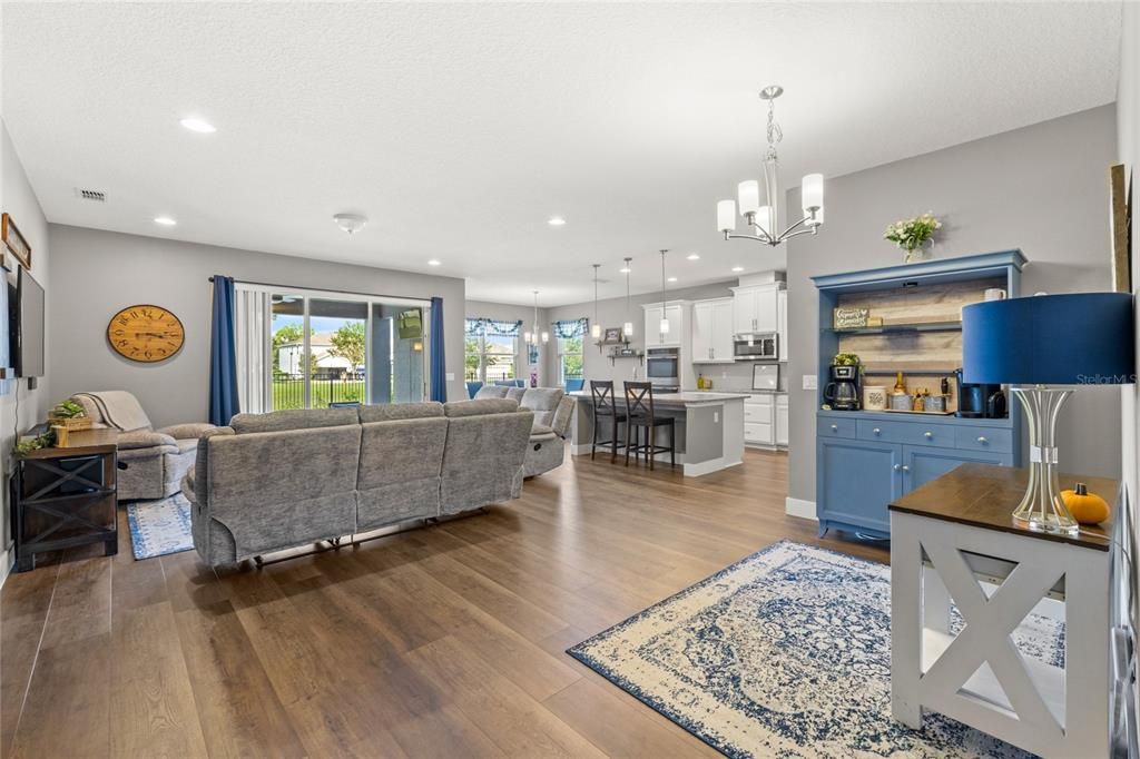 For Sale: $649,000 (4 beds, 3 baths, 2487 Square Feet)