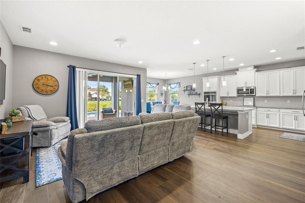 For Sale: $649,000 (4 beds, 3 baths, 2487 Square Feet)