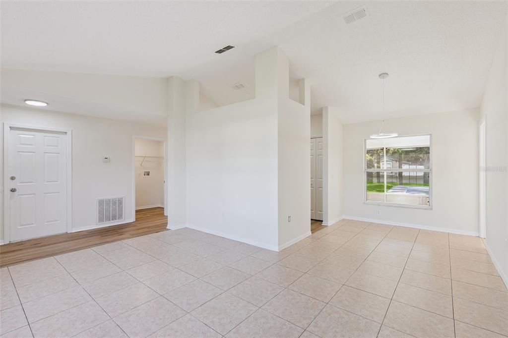 For Sale: $309,900 (3 beds, 2 baths, 1403 Square Feet)