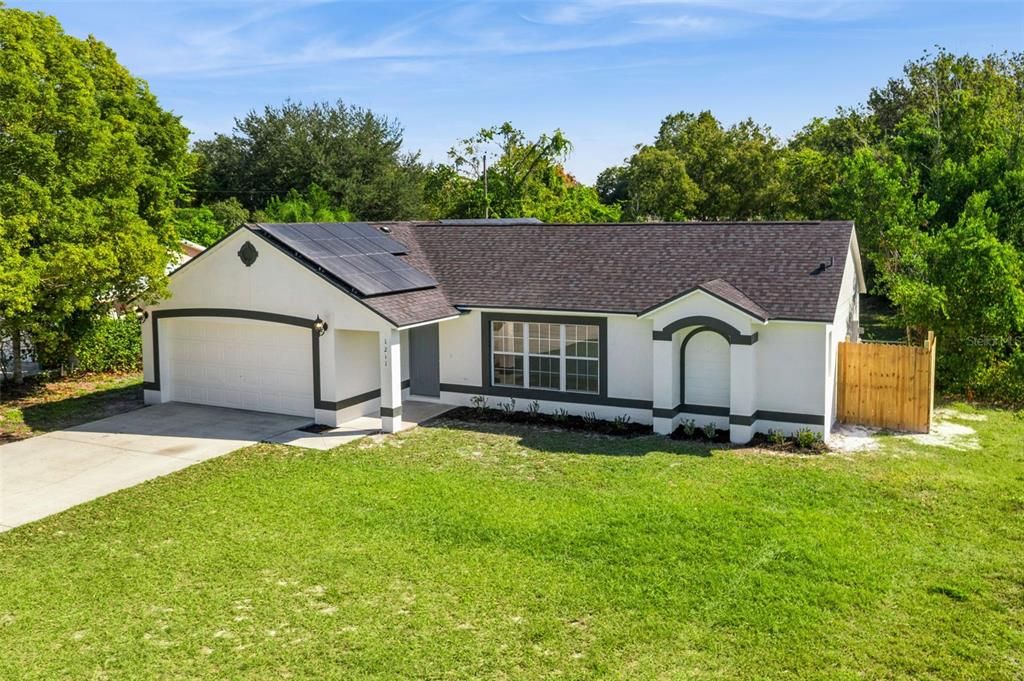 For Sale: $309,900 (3 beds, 2 baths, 1403 Square Feet)