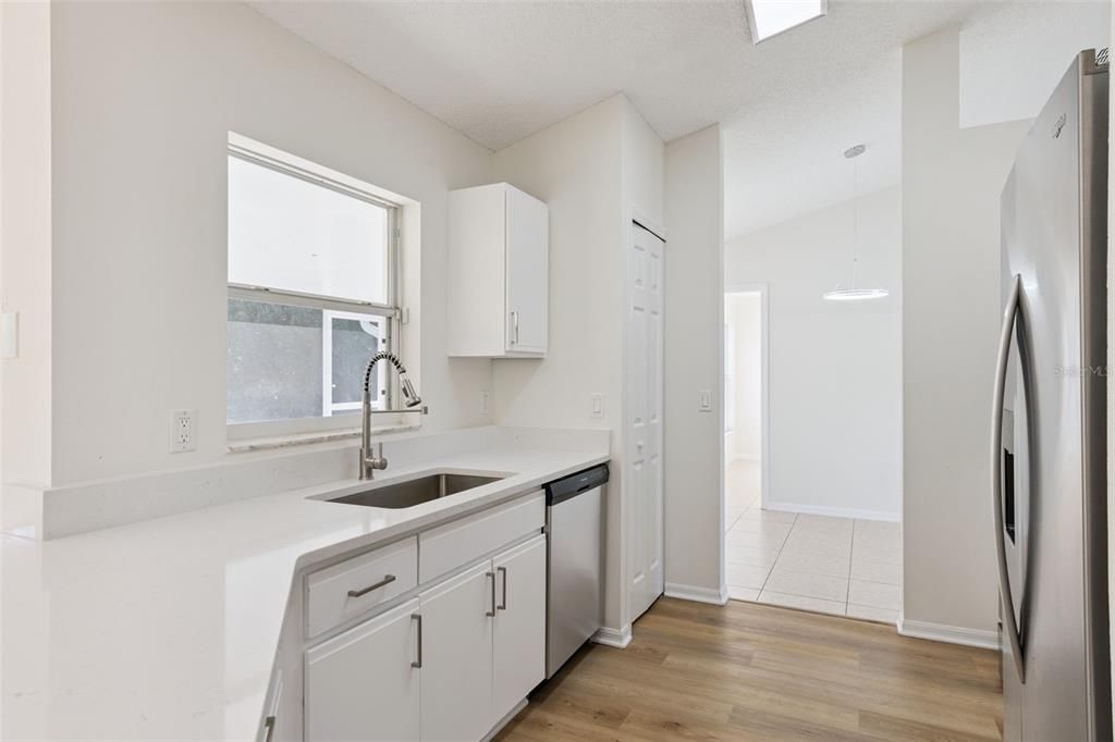 For Sale: $309,900 (3 beds, 2 baths, 1403 Square Feet)