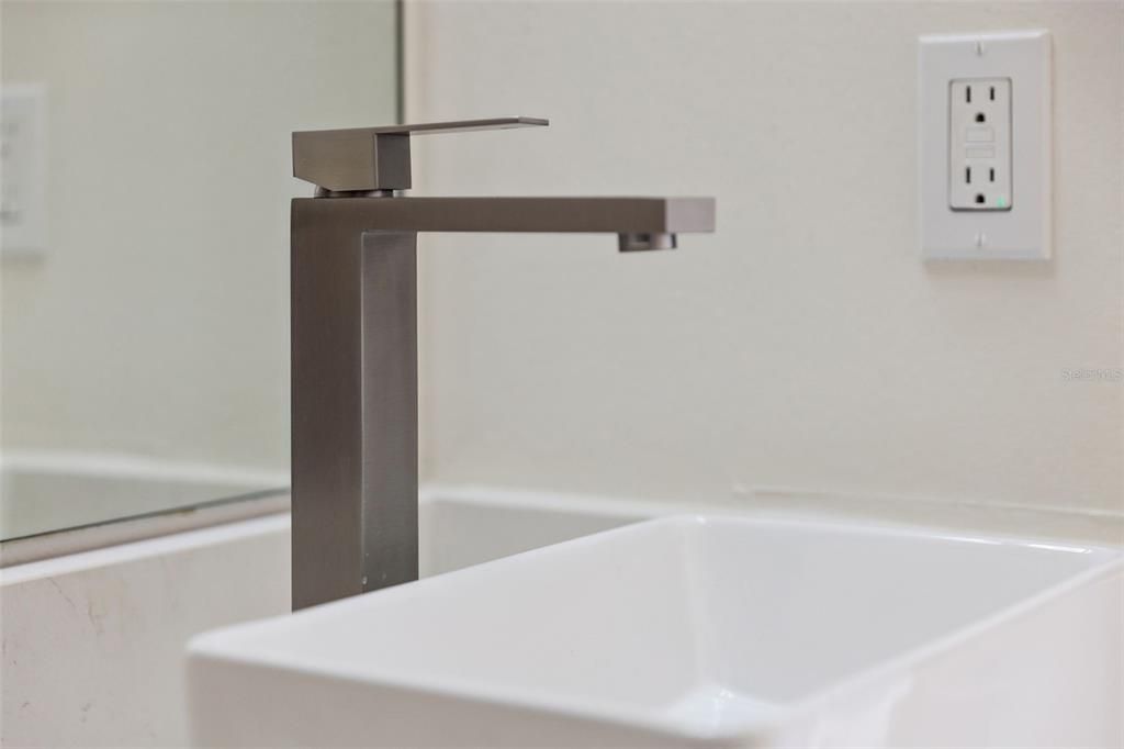 For Sale: $309,900 (3 beds, 2 baths, 1403 Square Feet)