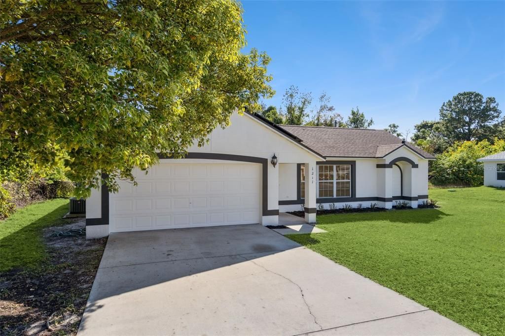 For Sale: $309,900 (3 beds, 2 baths, 1403 Square Feet)