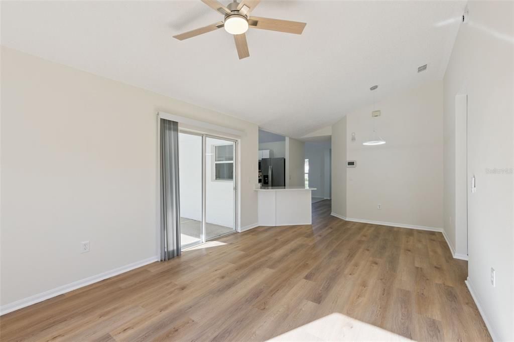 For Sale: $309,900 (3 beds, 2 baths, 1403 Square Feet)