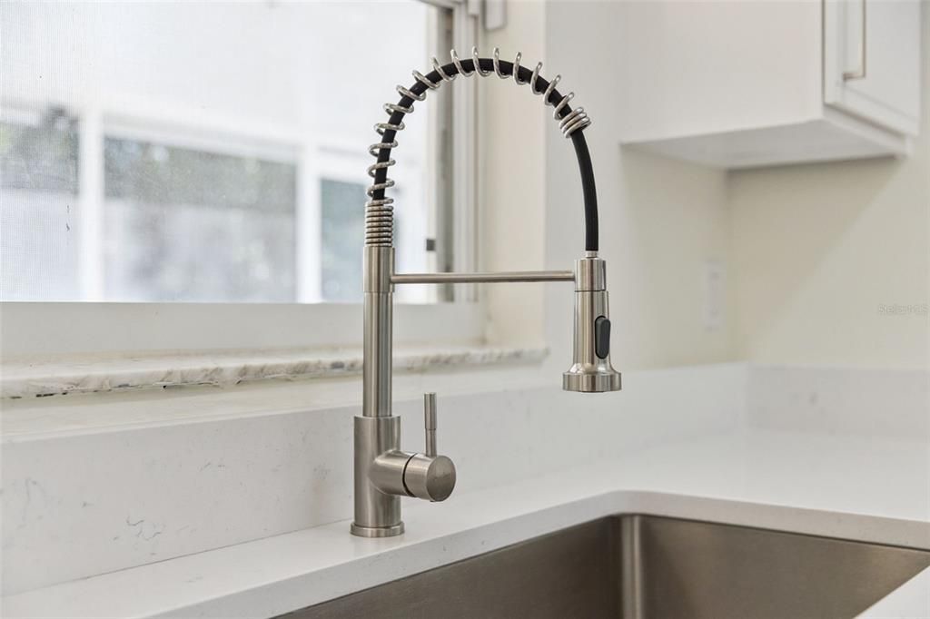 For Sale: $309,900 (3 beds, 2 baths, 1403 Square Feet)