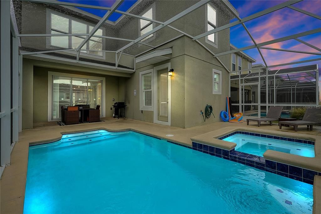 For Sale: $588,000 (5 beds, 5 baths, 3081 Square Feet)