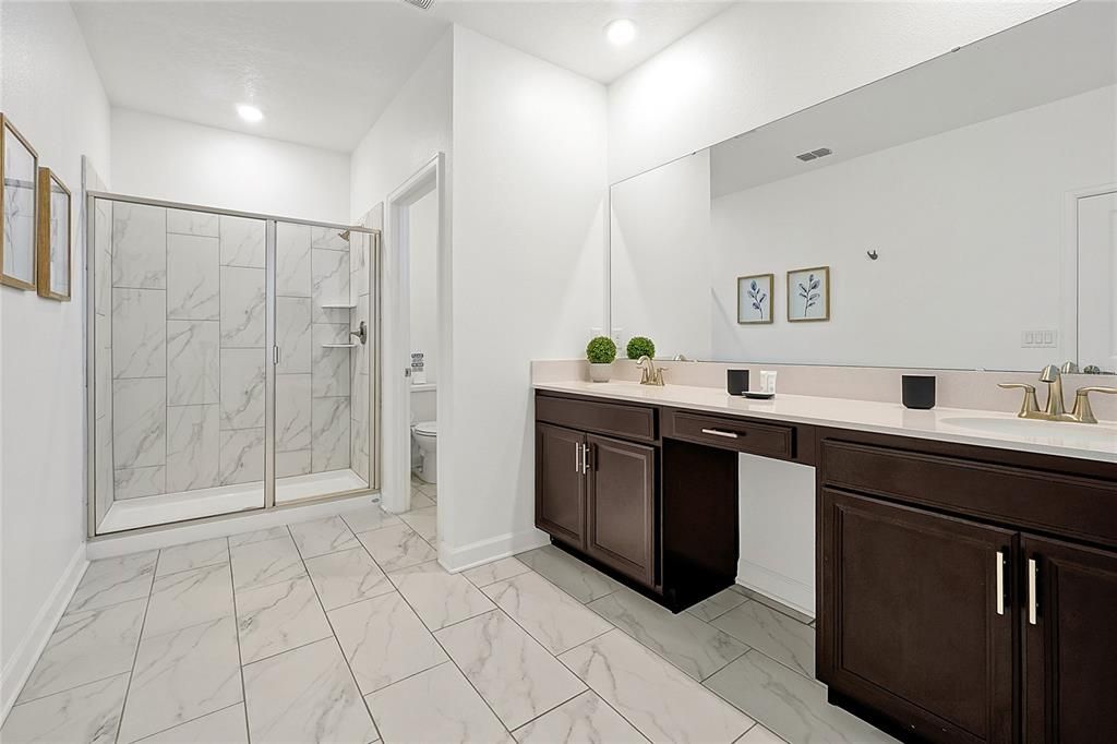 For Sale: $588,000 (5 beds, 5 baths, 3081 Square Feet)