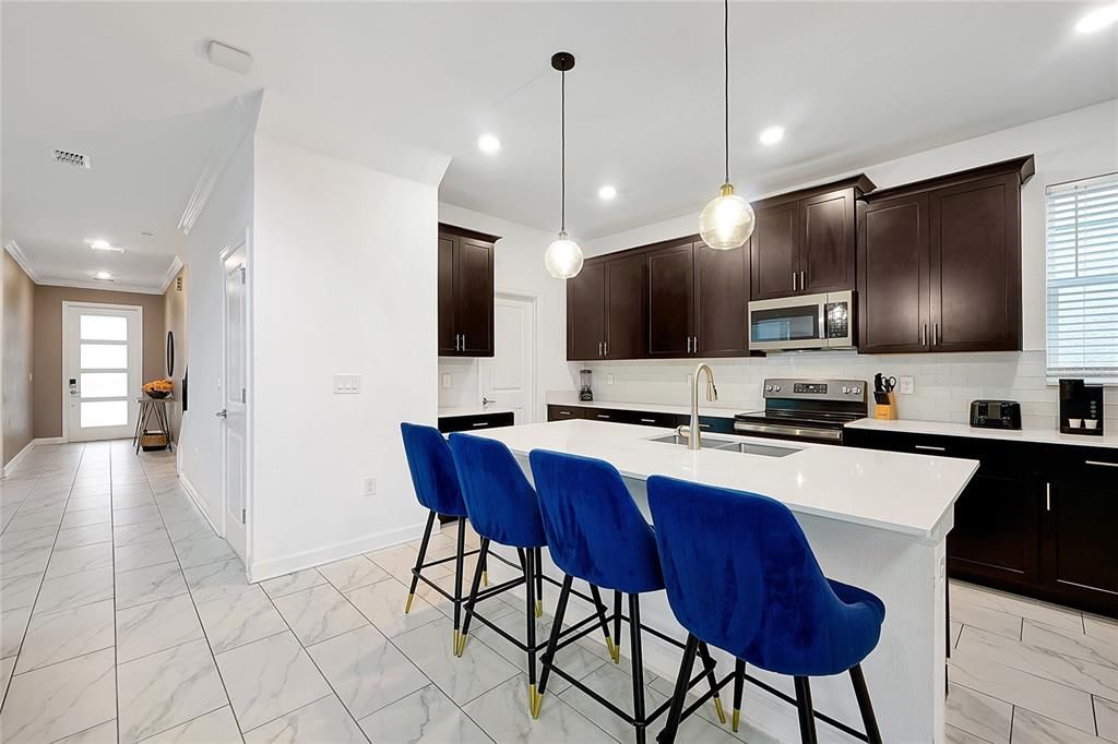 For Sale: $588,000 (5 beds, 5 baths, 3081 Square Feet)