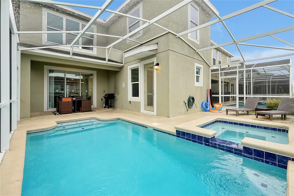 For Sale: $588,000 (5 beds, 5 baths, 3081 Square Feet)