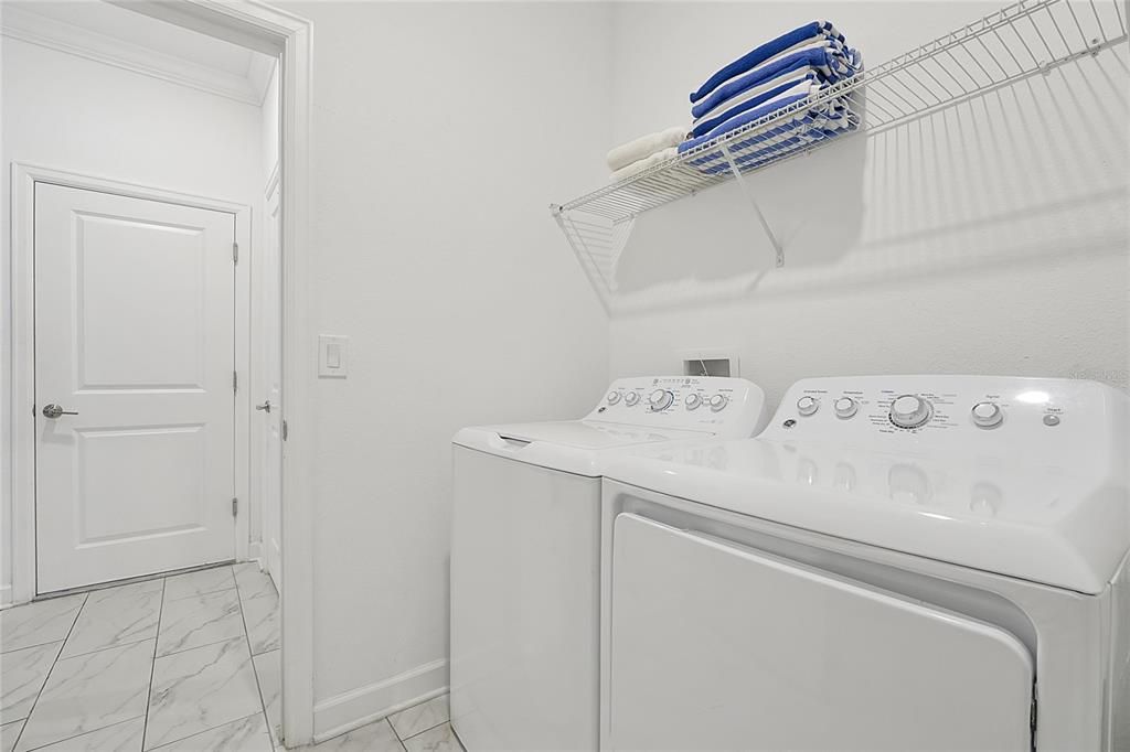 For Sale: $588,000 (5 beds, 5 baths, 3081 Square Feet)