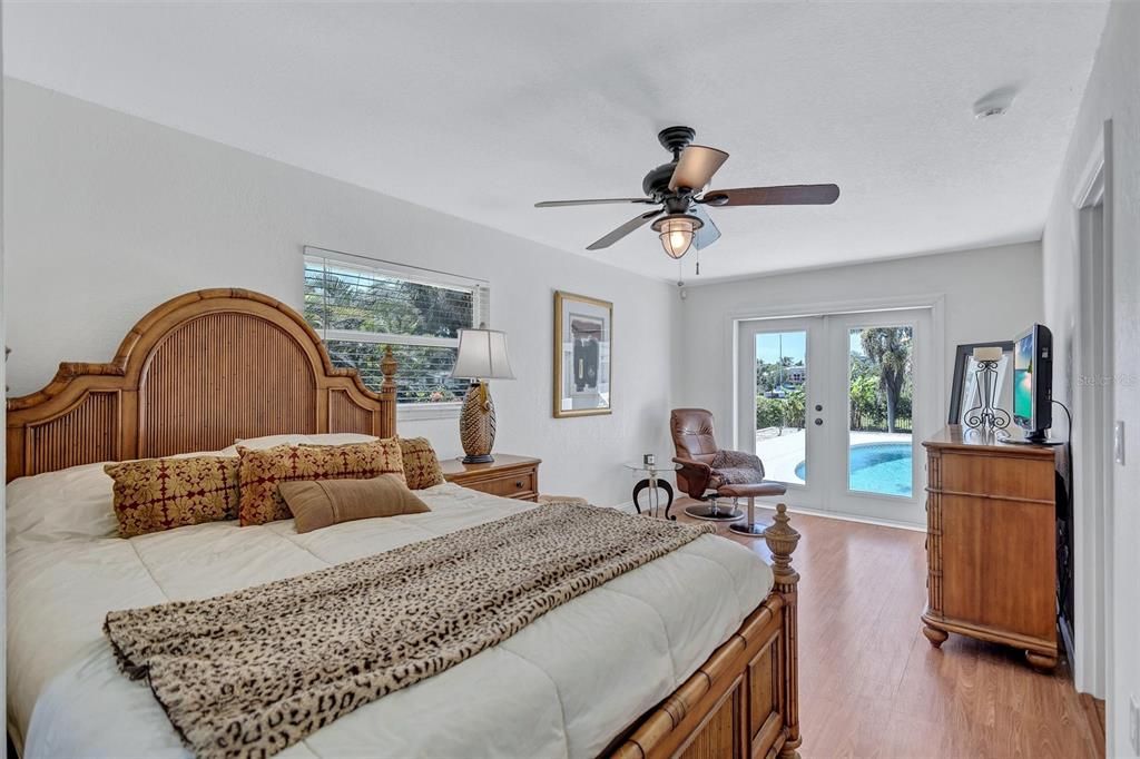 For Sale: $2,475,000 (3 beds, 2 baths, 2224 Square Feet)