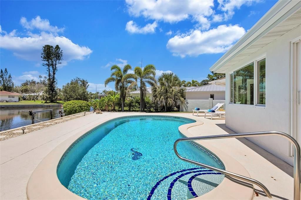 For Sale: $2,475,000 (3 beds, 2 baths, 2224 Square Feet)