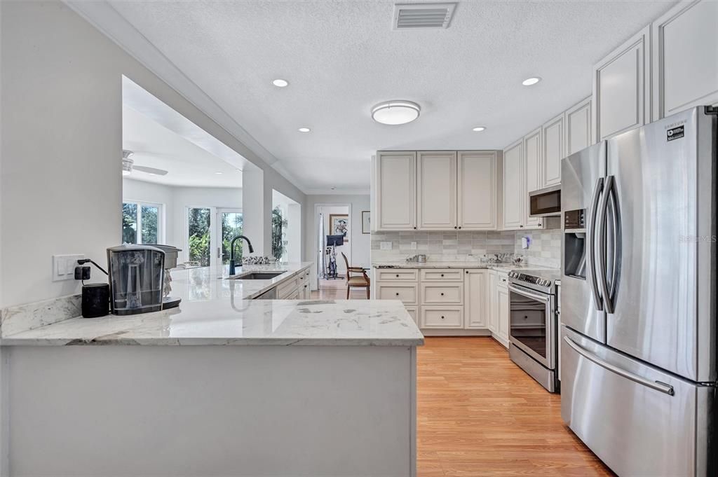 For Sale: $2,475,000 (3 beds, 2 baths, 2224 Square Feet)