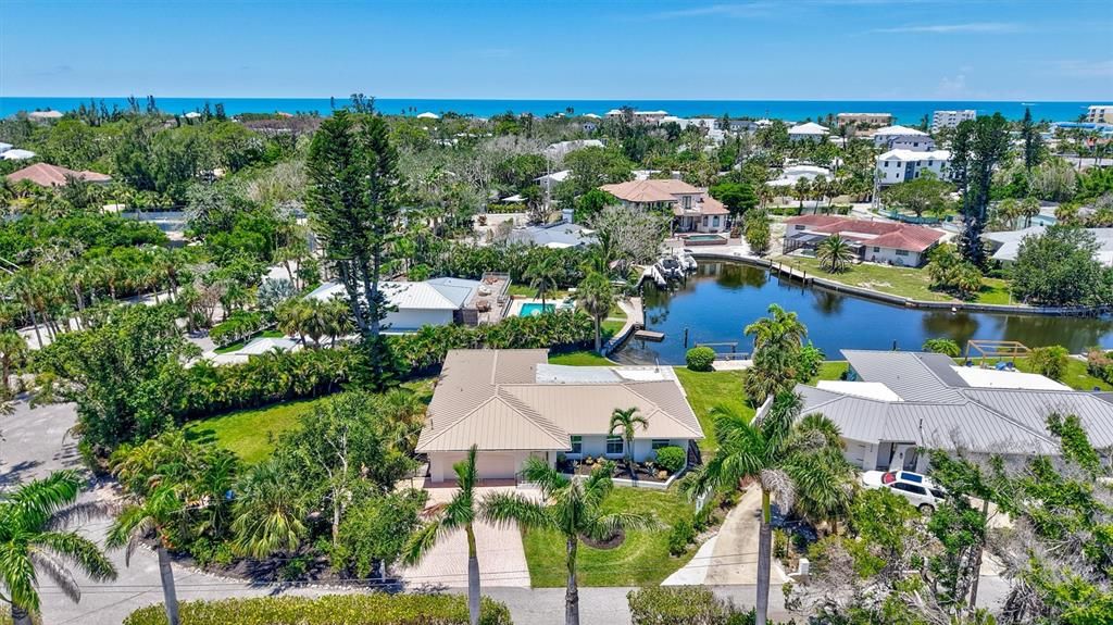 For Sale: $2,475,000 (3 beds, 2 baths, 2224 Square Feet)