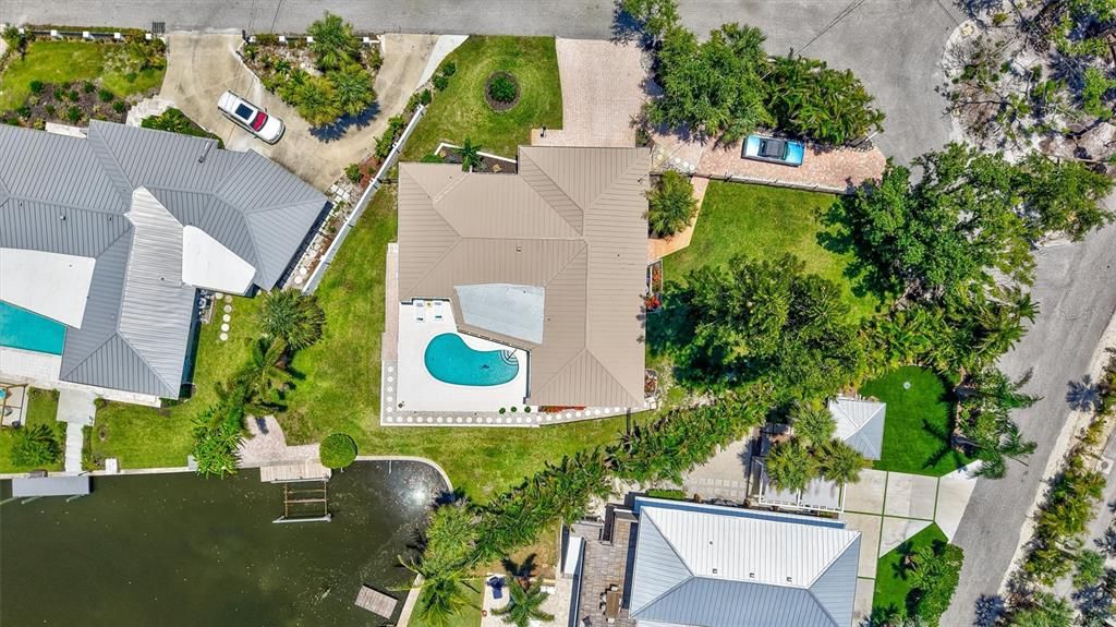 For Sale: $2,475,000 (3 beds, 2 baths, 2224 Square Feet)