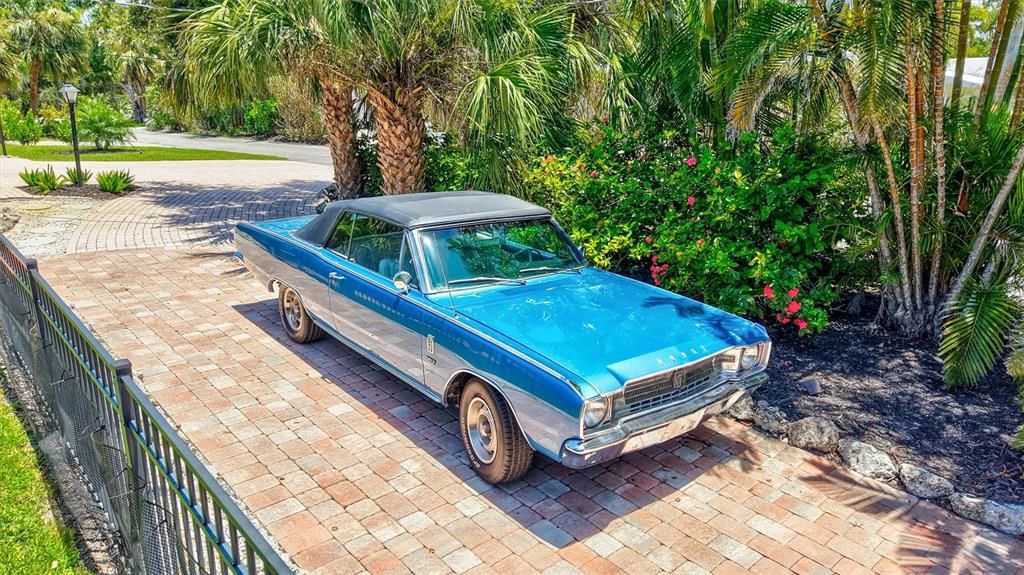 For Sale: $2,475,000 (3 beds, 2 baths, 2224 Square Feet)