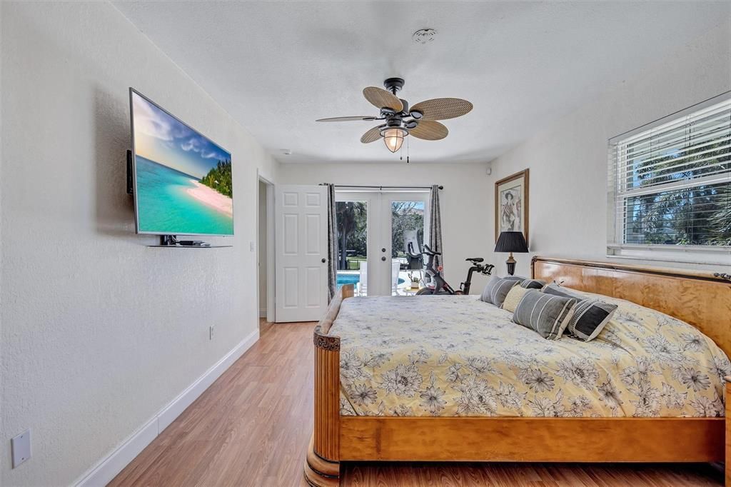 For Sale: $2,475,000 (3 beds, 2 baths, 2224 Square Feet)