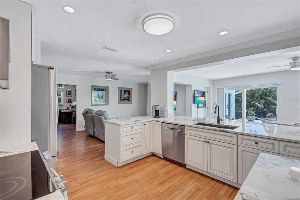 For Sale: $2,475,000 (3 beds, 2 baths, 2224 Square Feet)