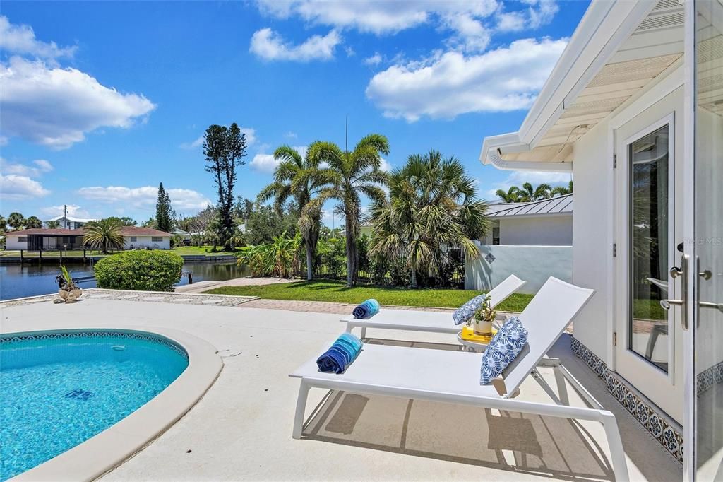 For Sale: $2,475,000 (3 beds, 2 baths, 2224 Square Feet)