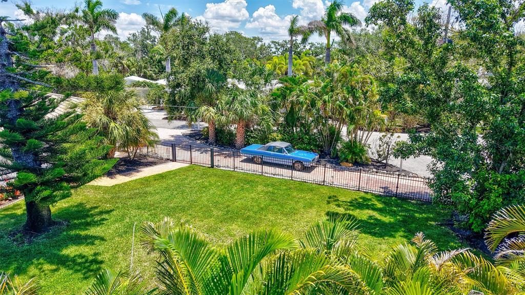 For Sale: $2,475,000 (3 beds, 2 baths, 2224 Square Feet)