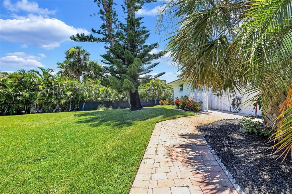 For Sale: $2,475,000 (3 beds, 2 baths, 2224 Square Feet)