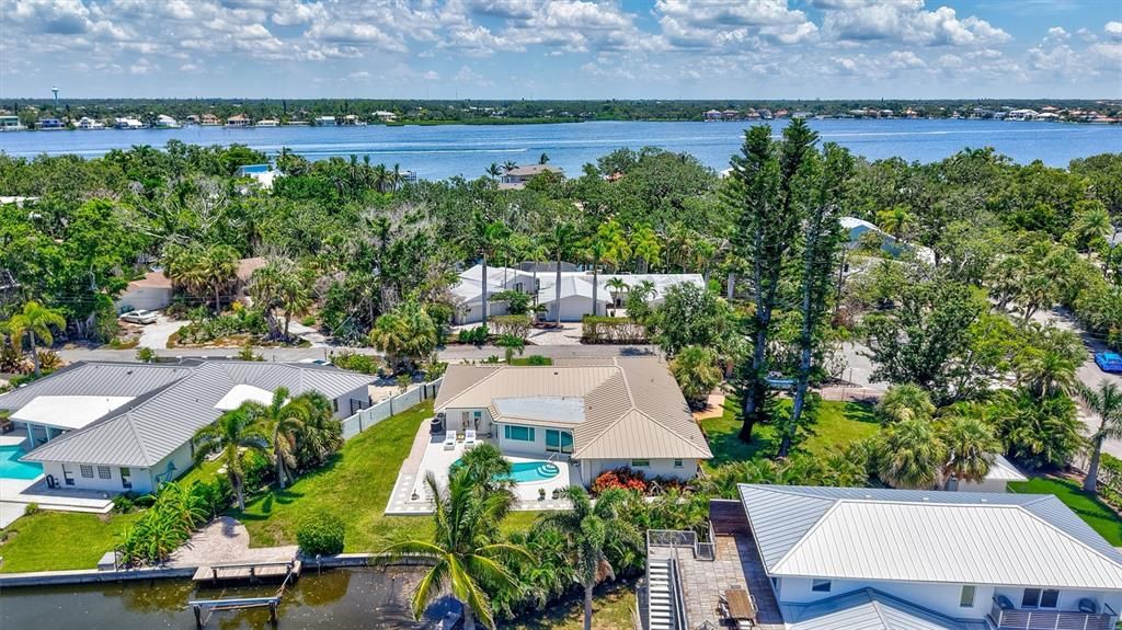 For Sale: $2,475,000 (3 beds, 2 baths, 2224 Square Feet)