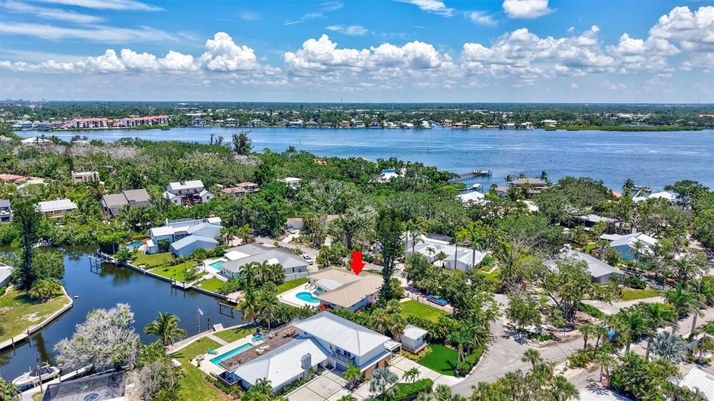 For Sale: $2,475,000 (3 beds, 2 baths, 2224 Square Feet)