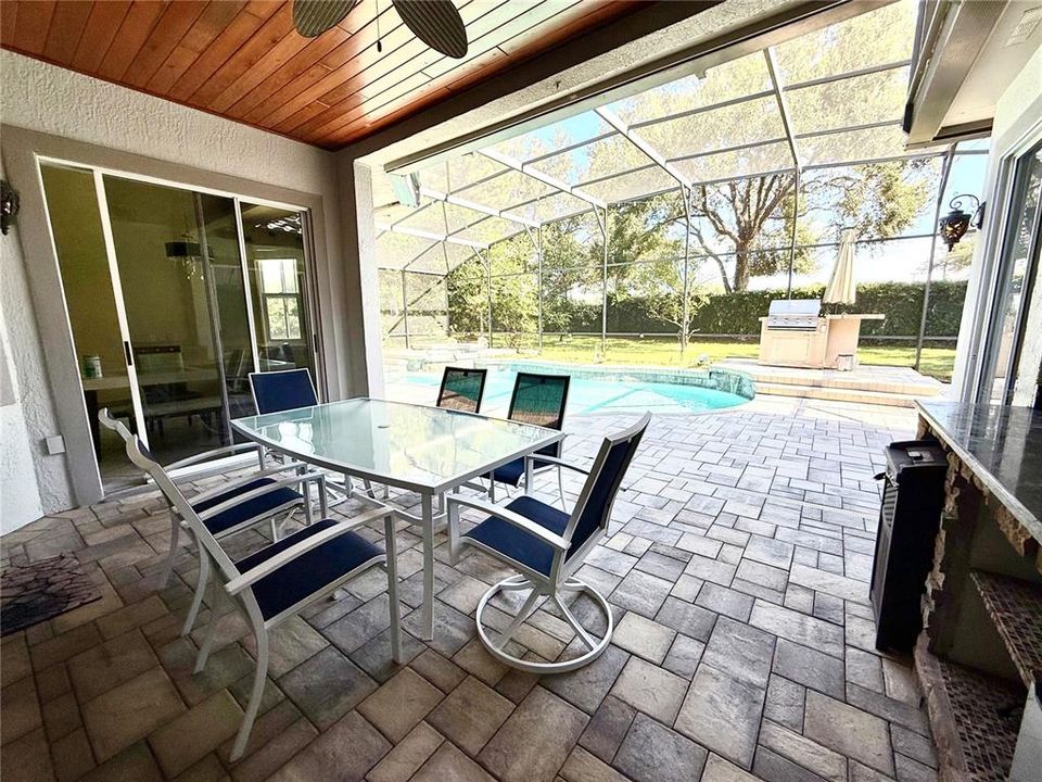 For Rent: $4,800 (6 beds, 4 baths, 3424 Square Feet)